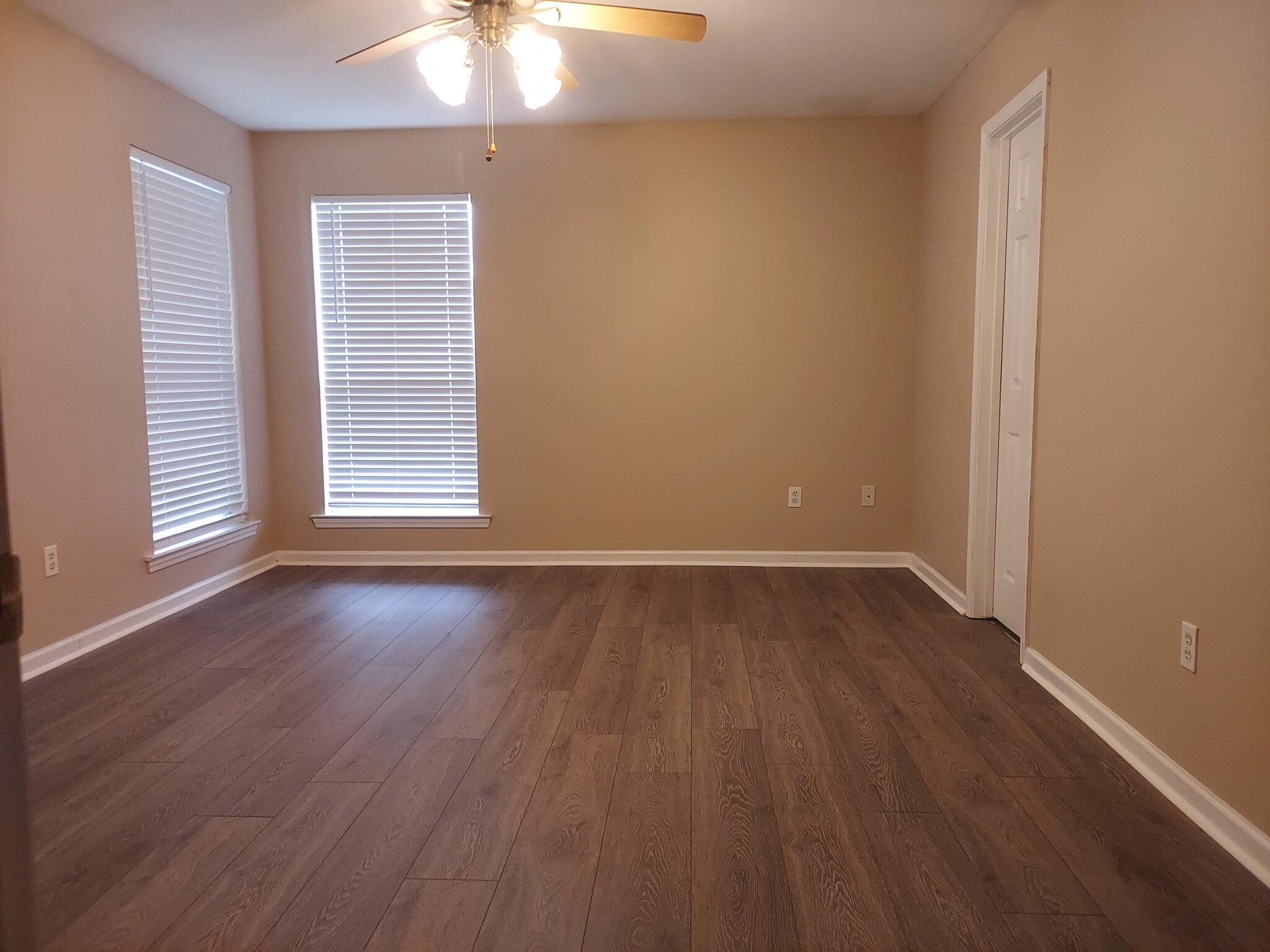 Master bedroom - 36044 Raleigh Dr