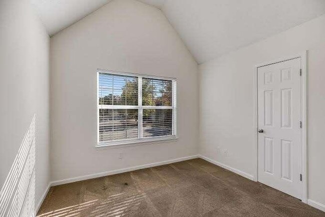 Building Photo - 6968 Foxmoor Way