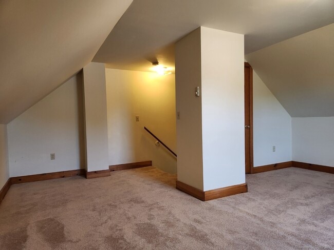 Building Photo - 58 Willington Ave