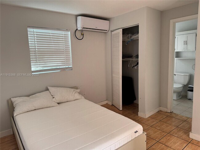 Building Photo - 621 NW 19th Ave