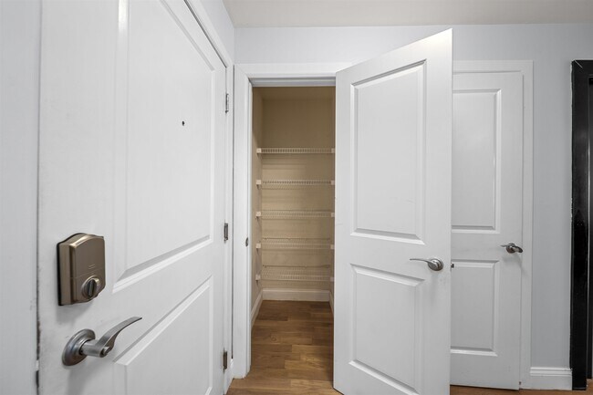 Building Photo - 5711 Jefferson St