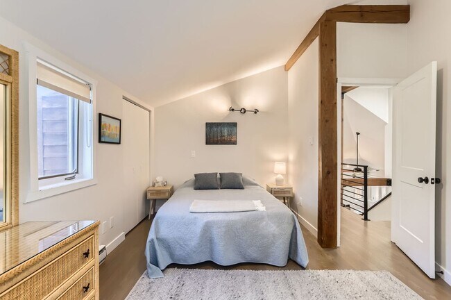 Building Photo - Peaceful 4 BDR Retreat in West Boulder