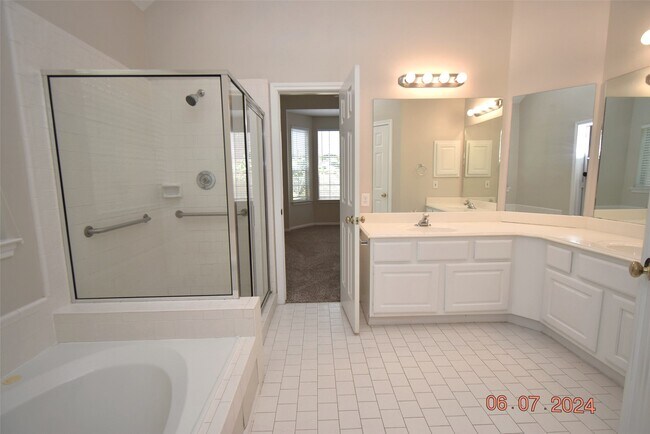 Building Photo - 1626 Diamond Brook Dr