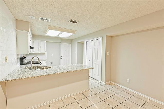 Building Photo - 1321 Overlook Dr