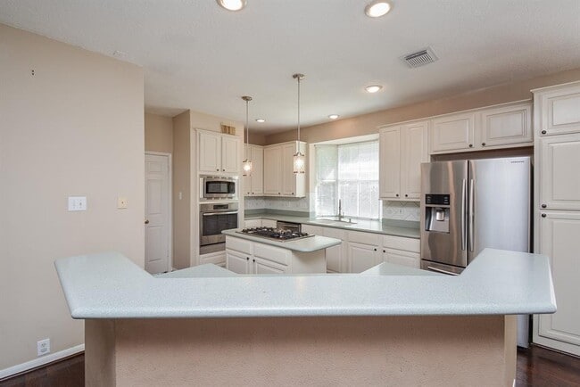 Building Photo - 623 Airybrook Ln