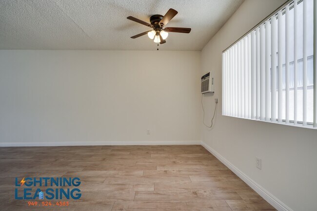 Building Photo - 5130 1/2 Yarmouth-25D