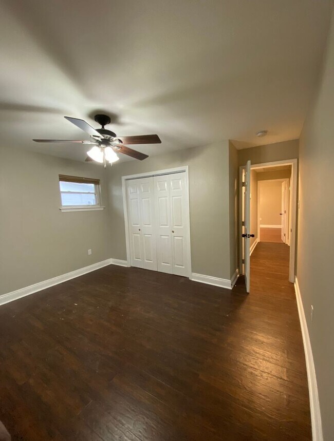 Building Photo - 3 BR 2 BA ALGIERS GEM - WON'T LAST LONG!!