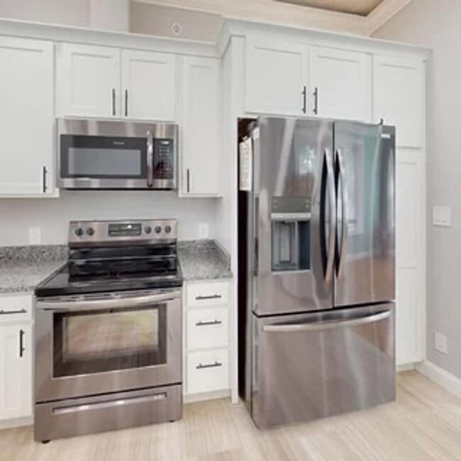 Primary Photo - Renovated 8BR/6BA Home Near UTK | $1,290/B...