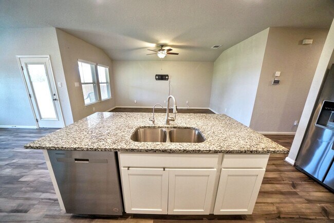 Building Photo - Gorgeous 4-Bedroom Home in Westpointe East...