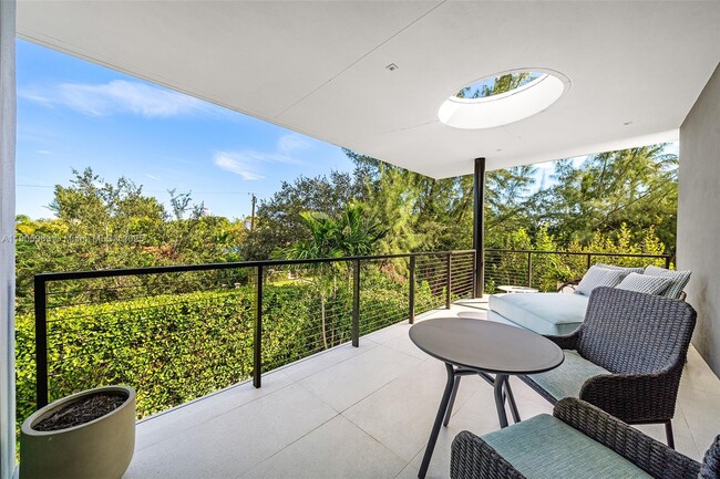 Building Photo - 4585 Nautilus Dr