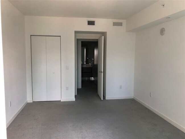 Building Photo - 1100 S Miami Ave