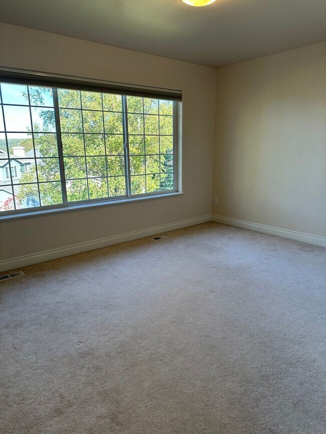 Building Photo - 4735 Potter Crest Cir