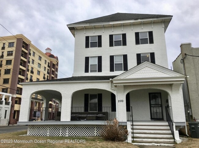 Building Photo - 200 7th Ave