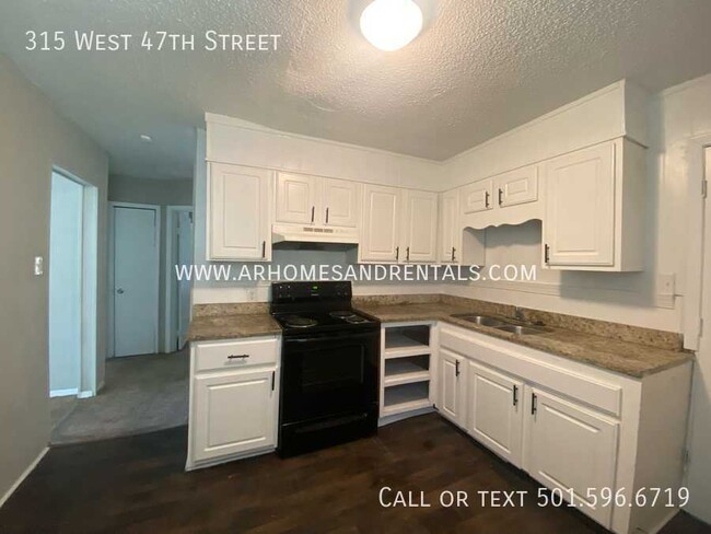 Building Photo - 315 W 47th St