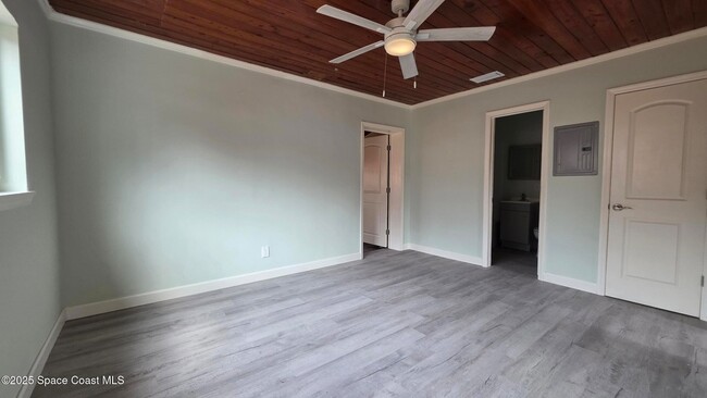 Building Photo - 6409 Ridgewood Ave