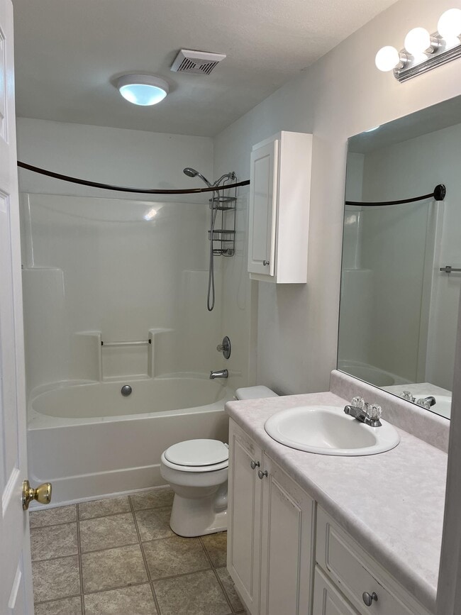 Building Photo - 341 Elders Pond Cir