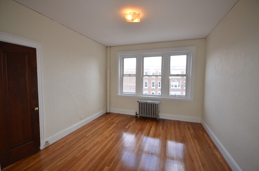 Building Photo - 1762 Commonwealth Ave