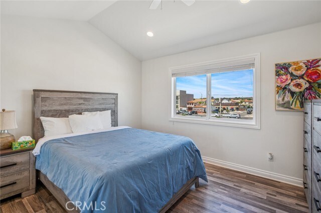 Building Photo - 6111 Seashore Dr