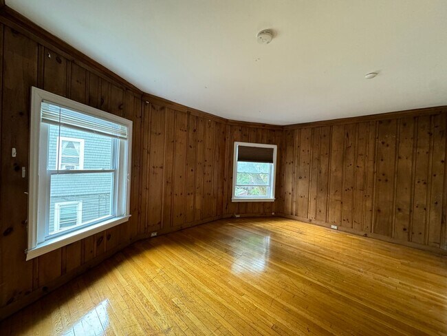 Building Photo - The Best Home in Brighton