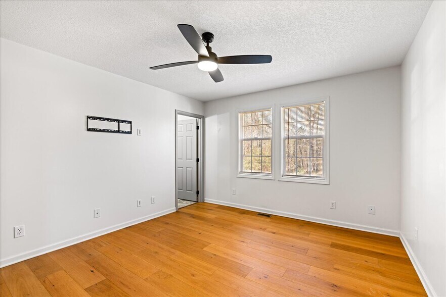 Building Photo - 259 Clover Cir