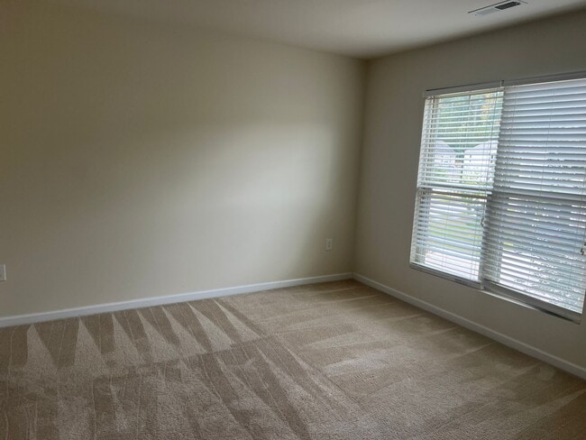 Building Photo - 2108 Chipley Dr