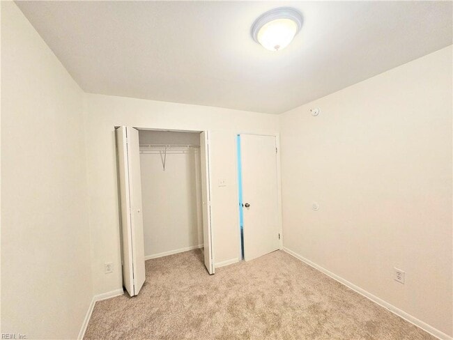 Building Photo - 5643 Dodington Ct
