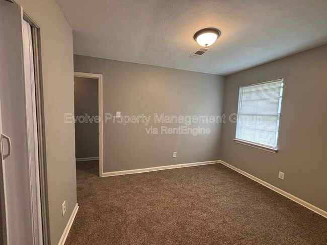 Building Photo - 4268 Glenbrook St