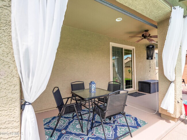 Building Photo - 761 W Desert Hollow Dr