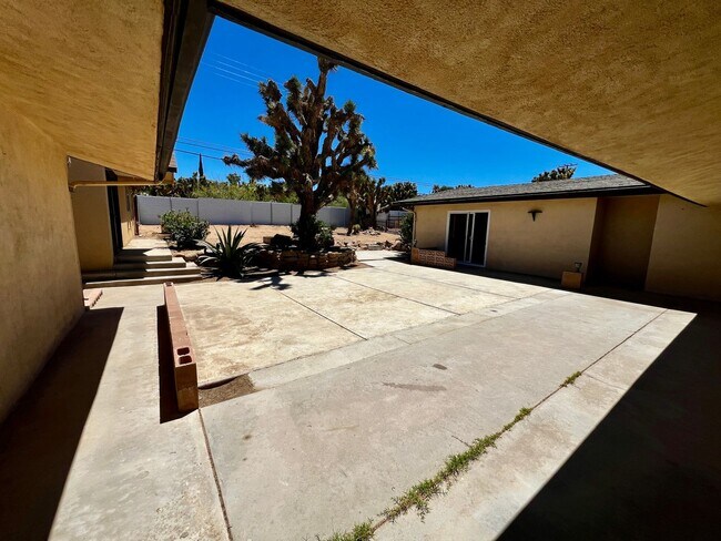 Building Photo - 56769 Joshua Dr