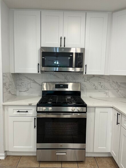 Building Photo - 1508 Valleyridge Dr