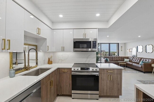 Building Photo - 3912 S Ocean Blvd