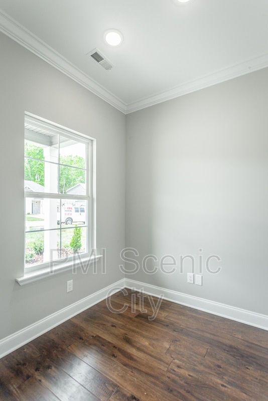 Building Photo - 591 Bellingham Dr NE