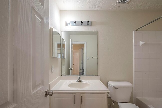 Building Photo - 14330 Fairbuff Ln