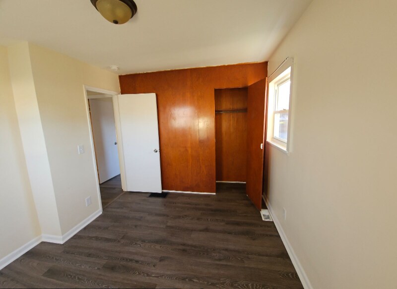 Building Photo - 615 19th St