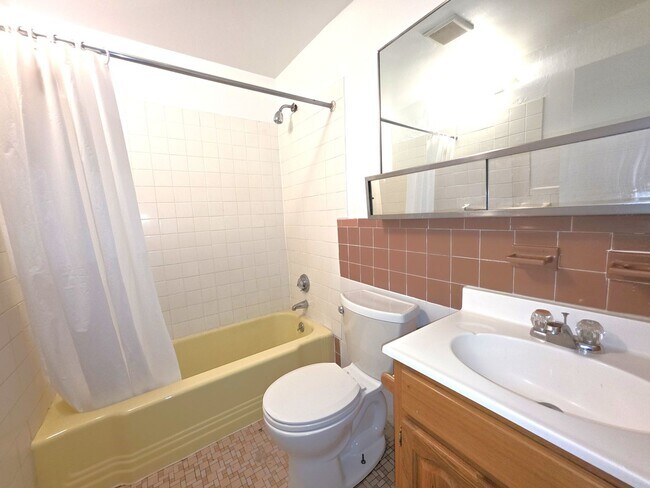 Building Photo - No Brokers Fee, No Security Deposit,  Heat, Hot Water Included, Elevator, Laundry, Parking for Rent