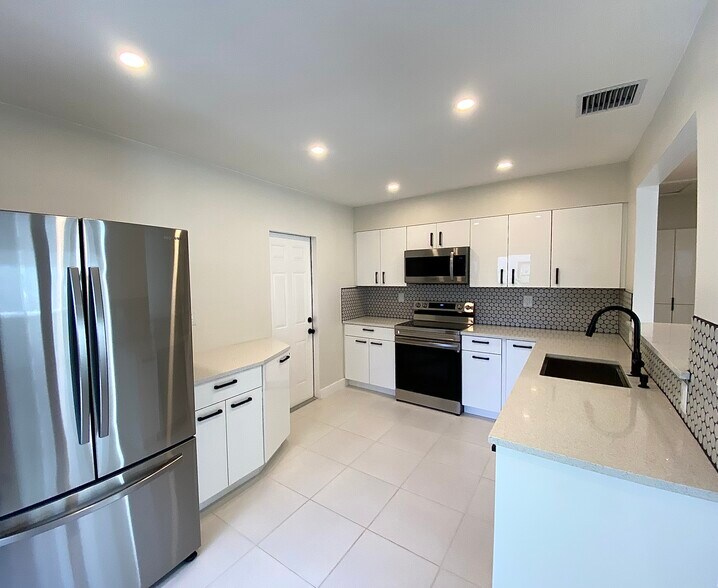 Building Photo - 1631 Liberty St