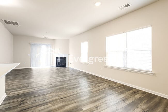 Building Photo - now