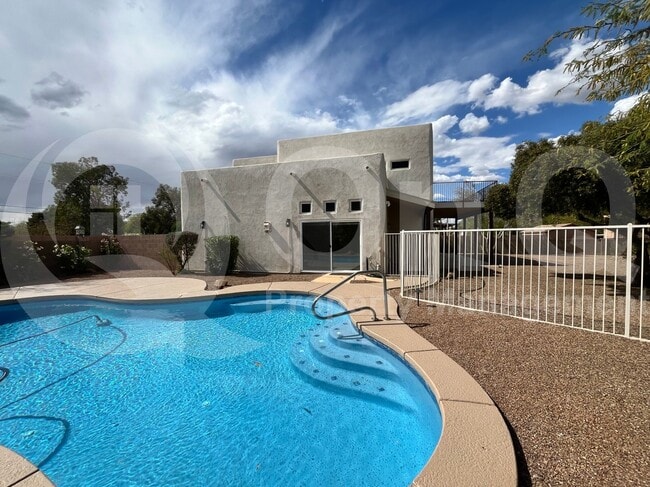 Building Photo - 9202 N Camino del Fierro
