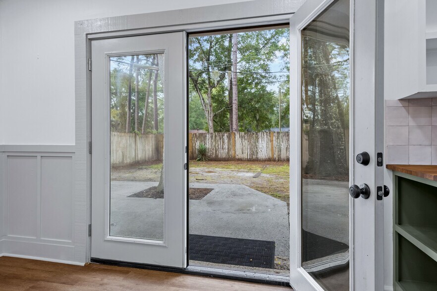 Building Photo - 115 Lucian Cir