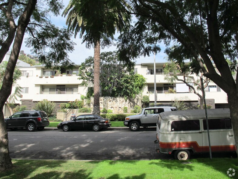 Building Photo - The Royalton Apartments