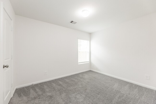 Building Photo - 13010 Sorrento Bay Dr