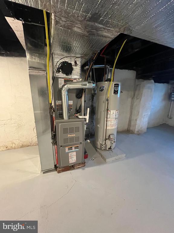 Building Photo - 5712 Cedar Ave