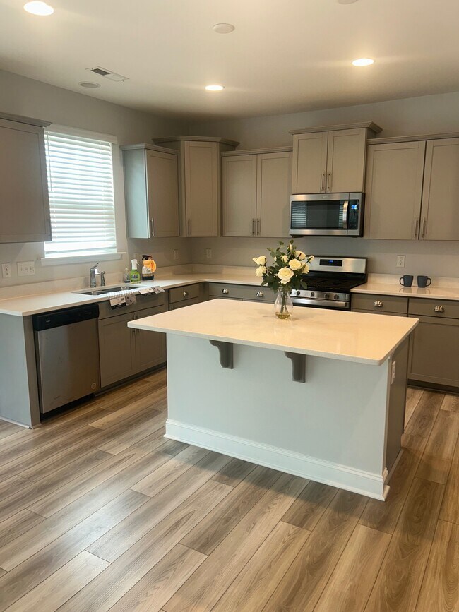 Building Photo - 815 Harmony Ranch Ln