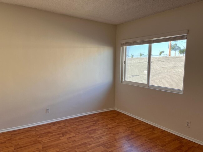 Building Photo - 724 Clay Ave