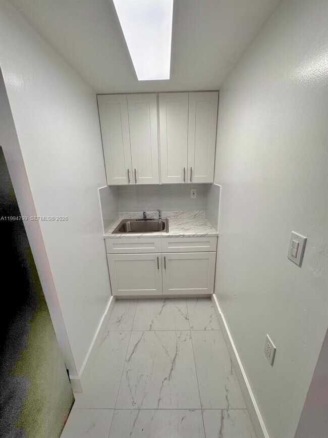 Building Photo - 11517 SW 34th Ln