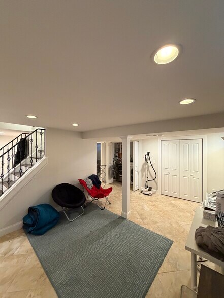 Building Photo - 100 Kimball Rd