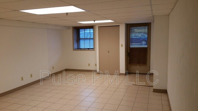 Building Photo - 112 E 5th St