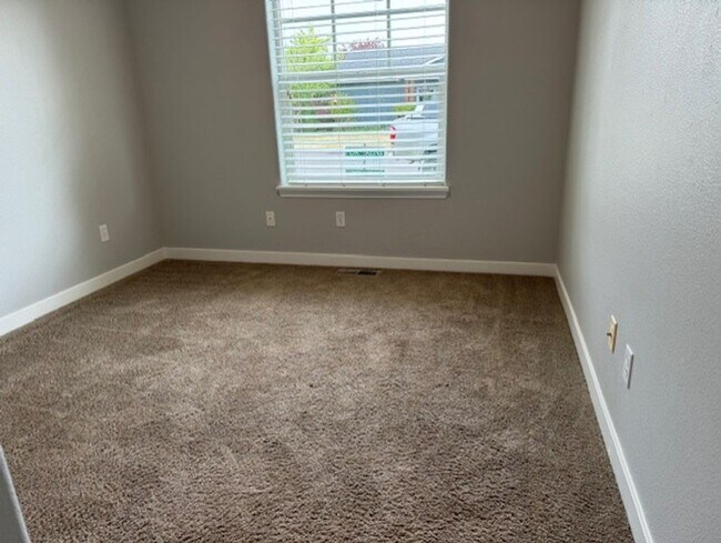 Building Photo - Single level home