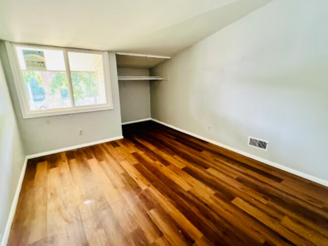 Building Photo - 8884 N 95th St