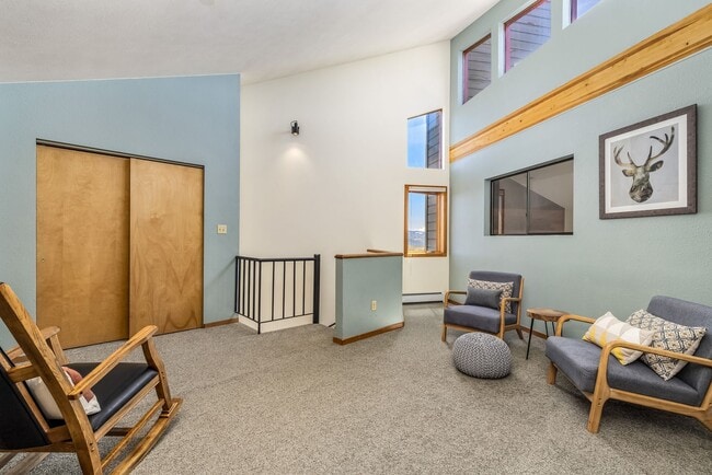 Building Photo - Winter Seasonal or Long Term Rental- Snowscape Condos #50